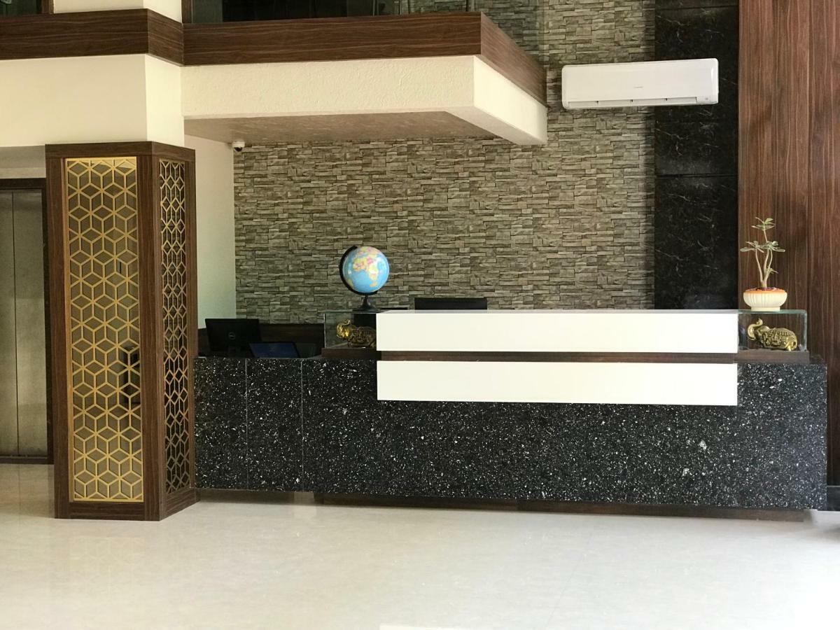 Kyriad Hotel Solapur By Othpl מראה חיצוני תמונה