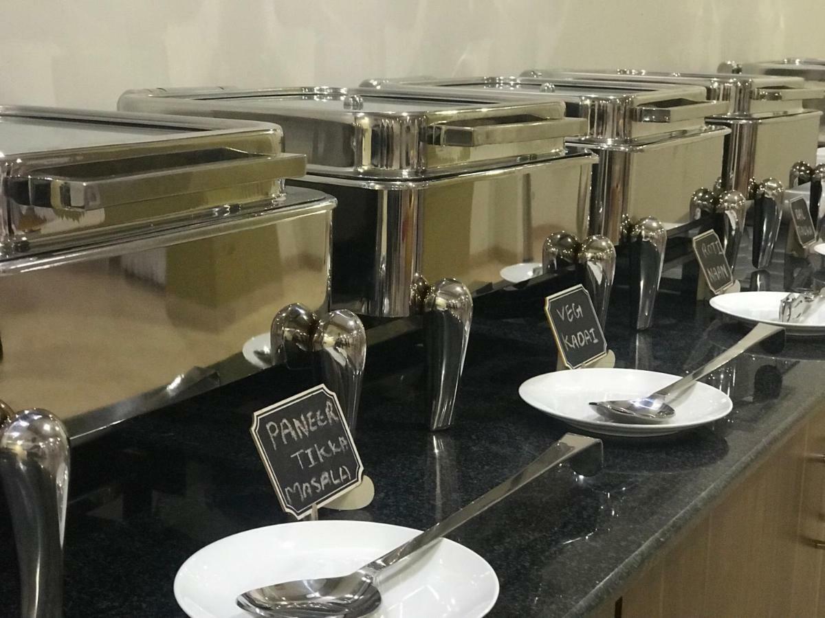 Kyriad Hotel Solapur By Othpl מראה חיצוני תמונה