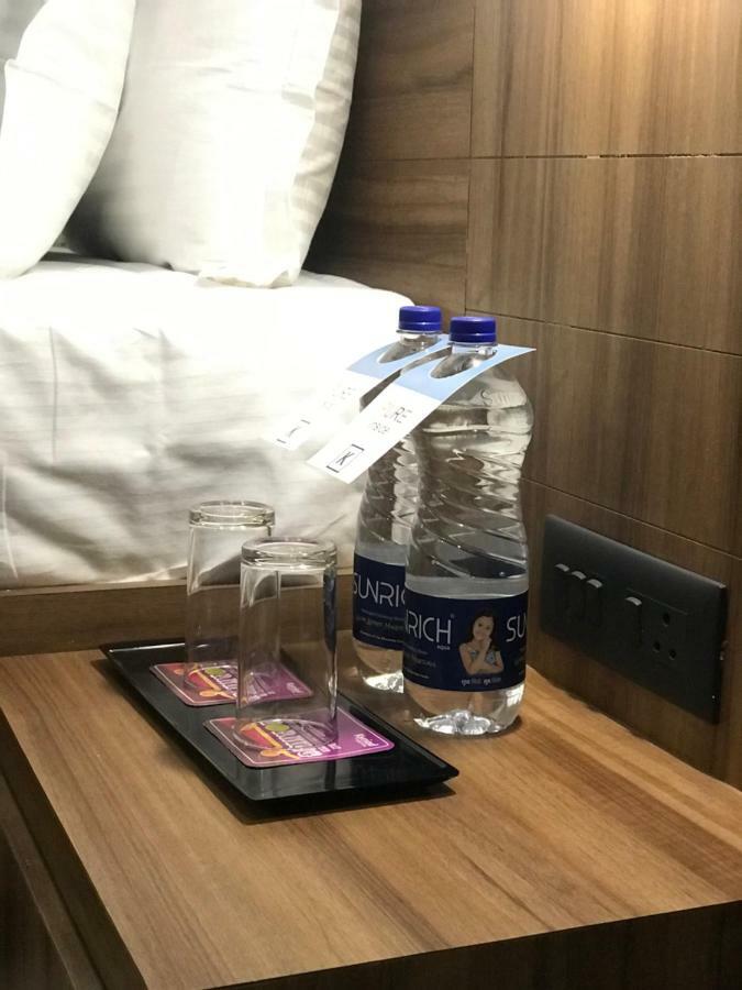 Kyriad Hotel Solapur By Othpl מראה חיצוני תמונה